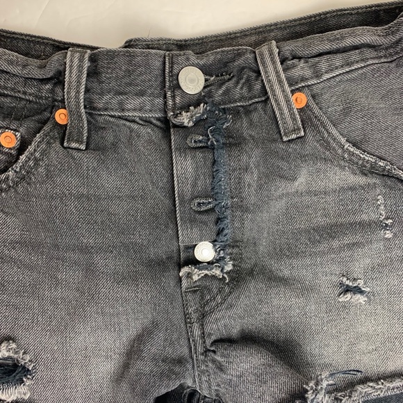 Levi’s gray/ black jean shorts - Picture 2 of 7